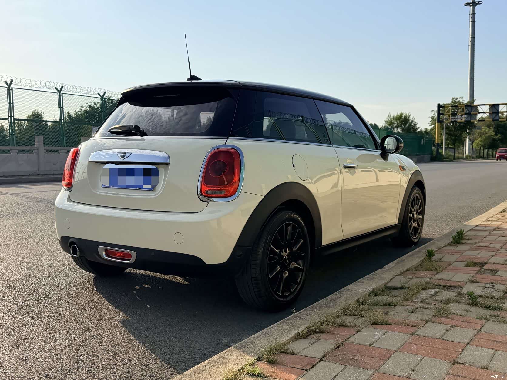 Mini ONE, 2017 6