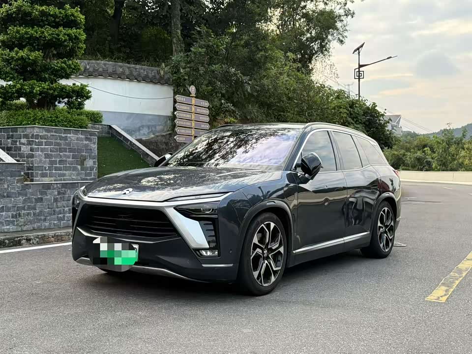 NIO ES8