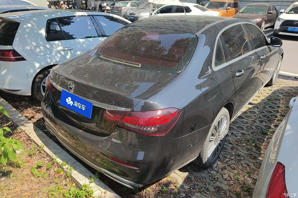 Mercedes-Benz E-Class, 2023 3