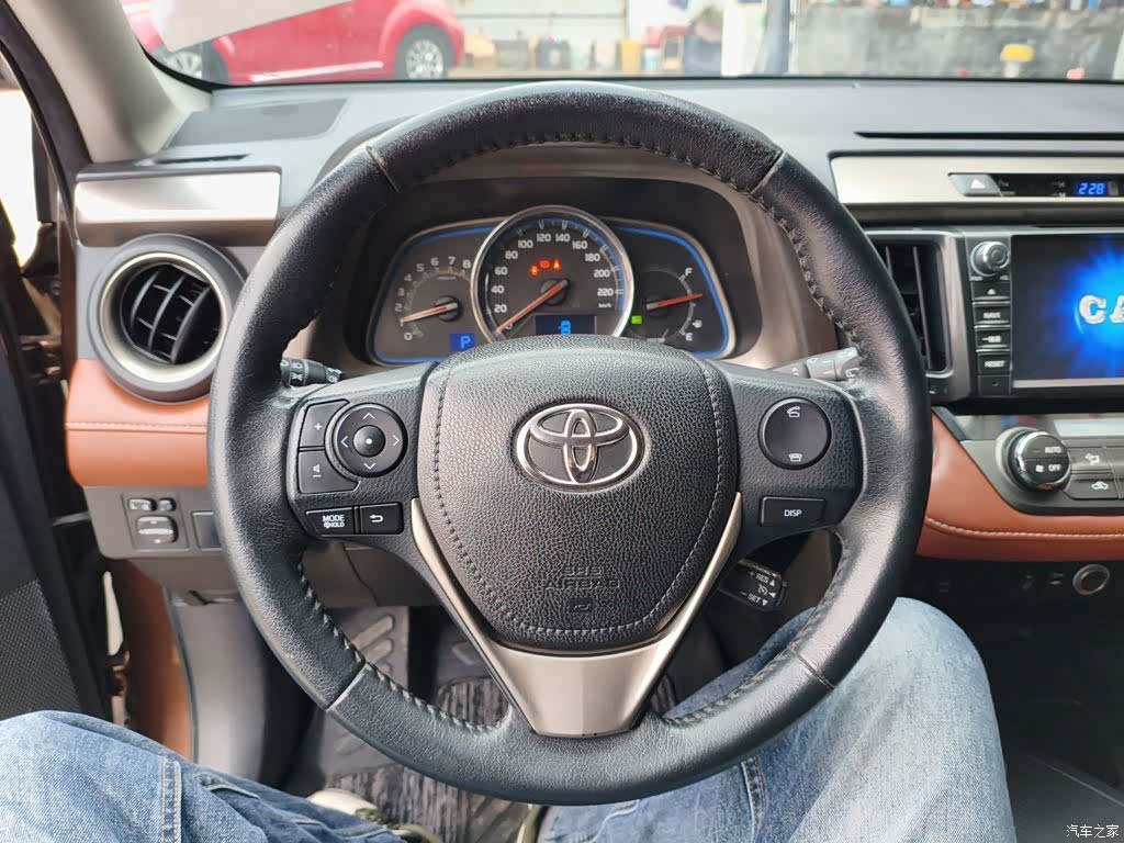 Toyota RAV4, 2014 7