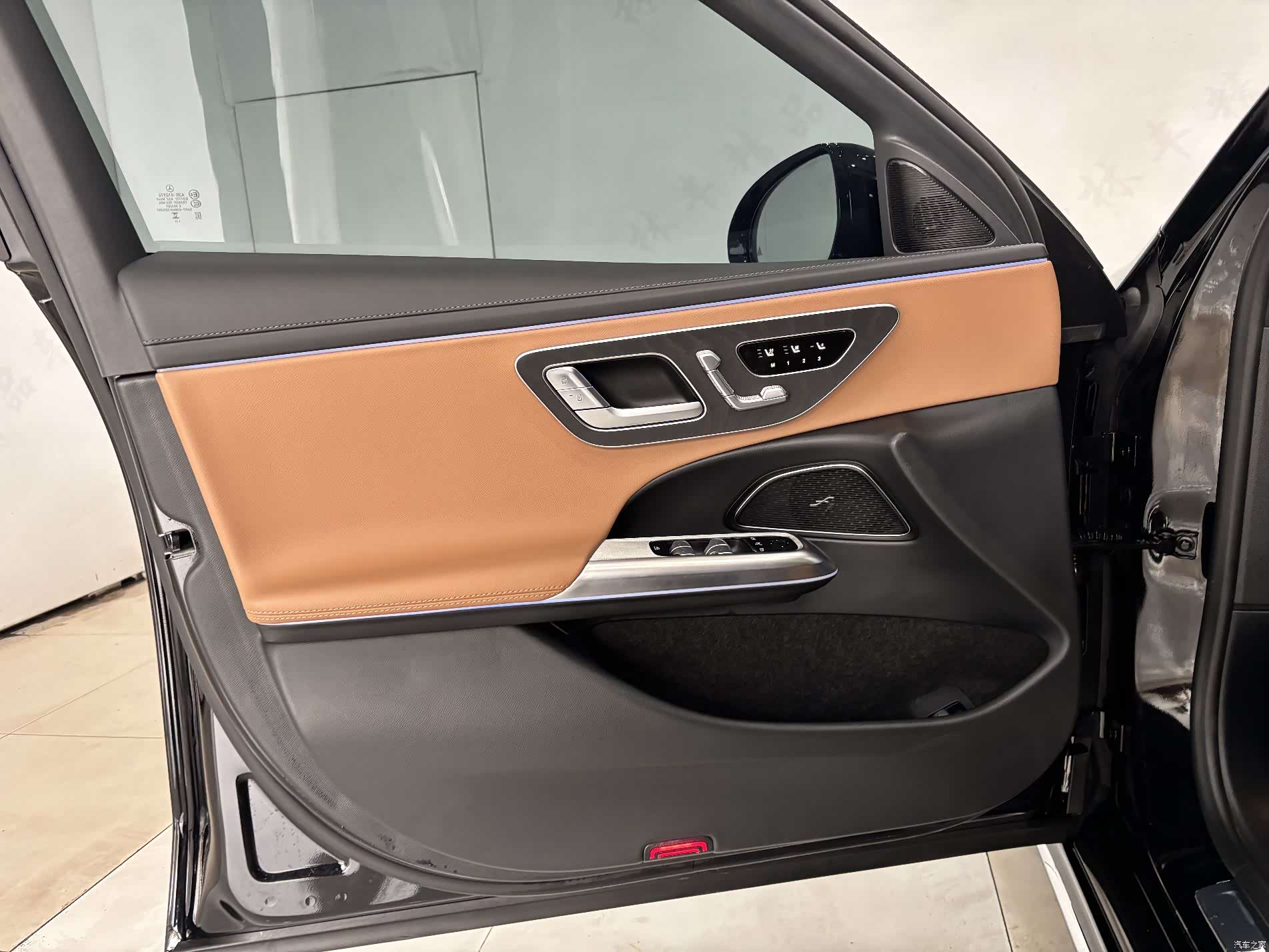 Mercedes-Benz E-Class, 2025 10