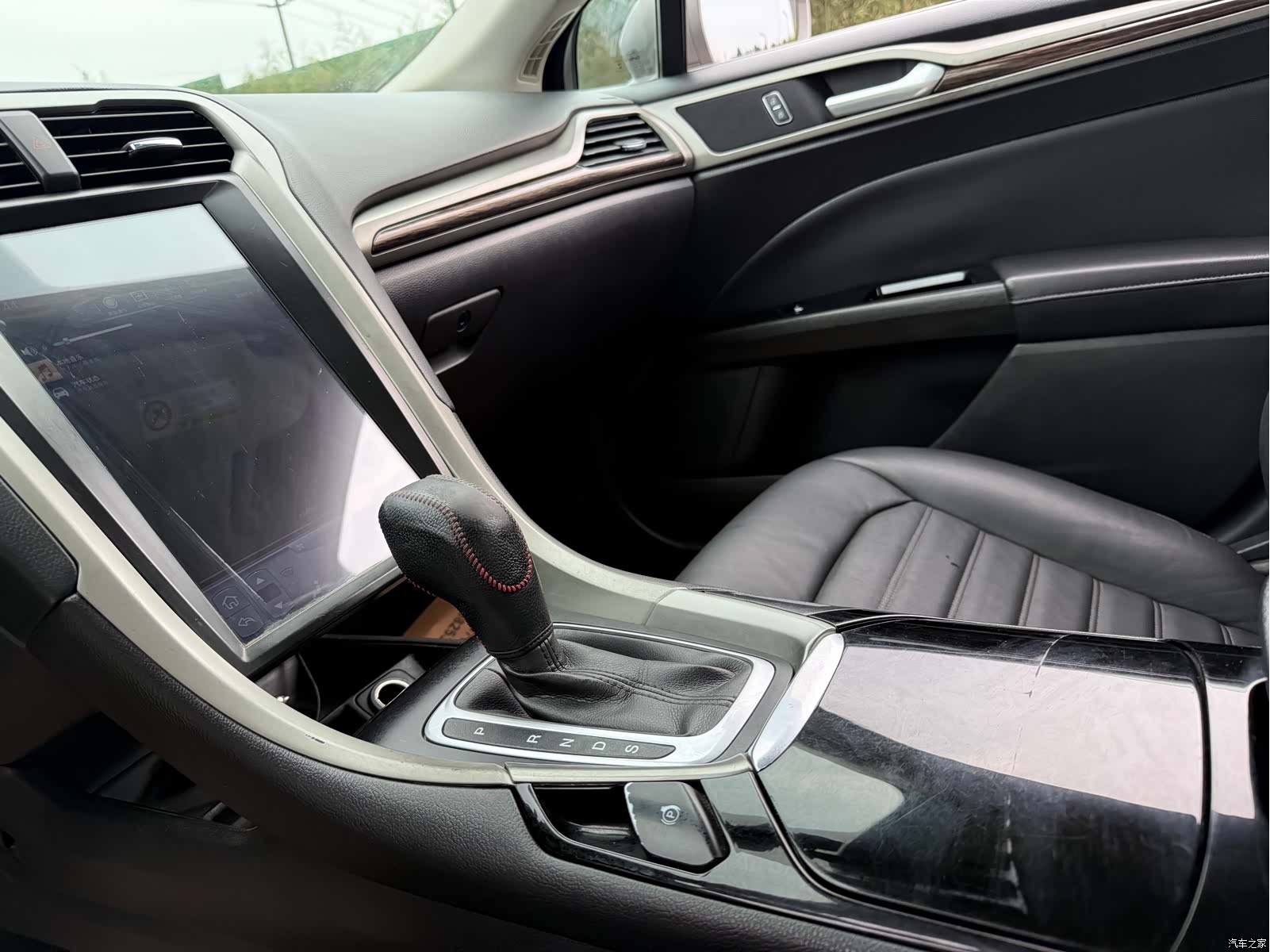 Ford Mondeo, 2015 11