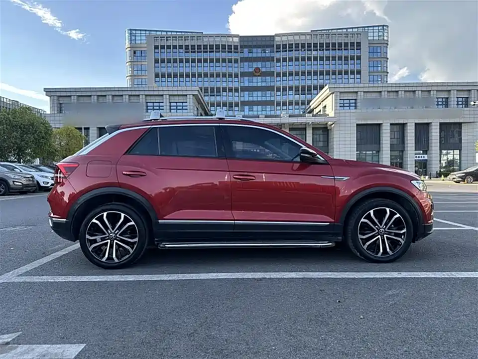 Volkswagen T-ROC exploring Songs