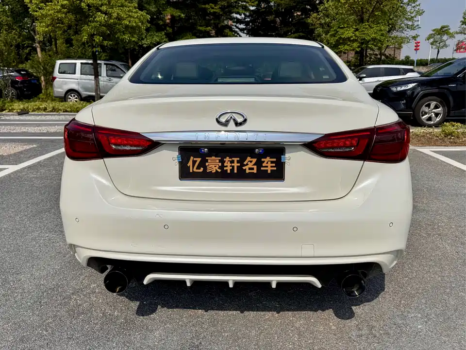 Infiniti Q50L