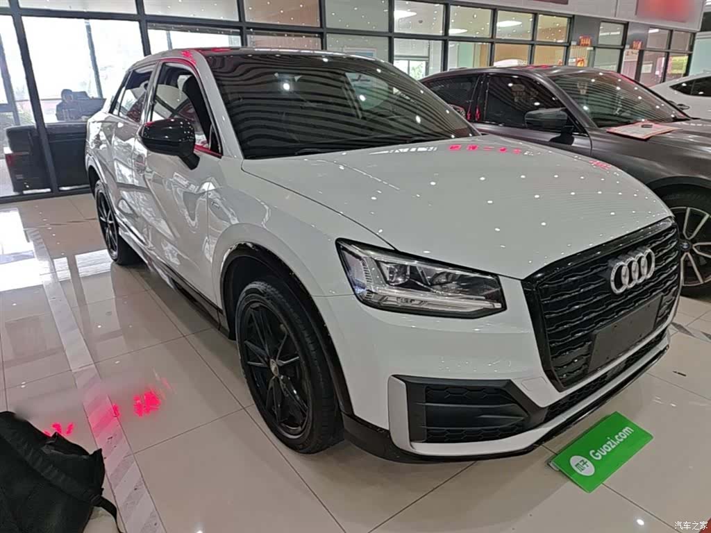 Audi Q2L, 2019 4