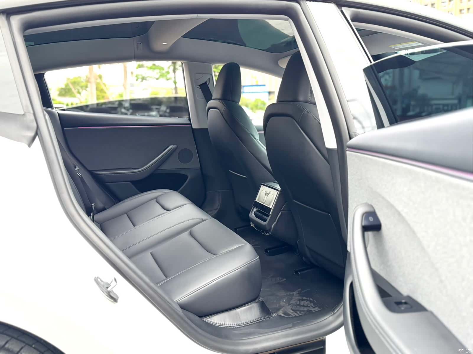 Tesla Model 3, 2025 14