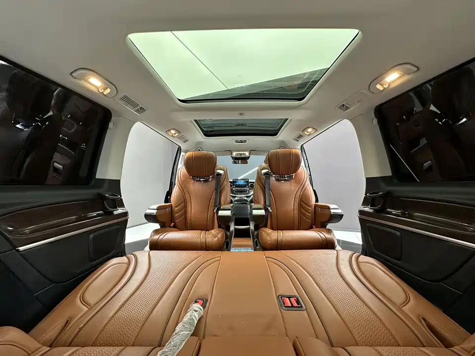 Mercedes-Benz V-class