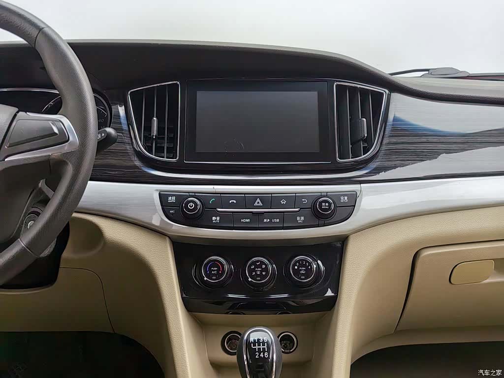 Wuling 730, 2016 12