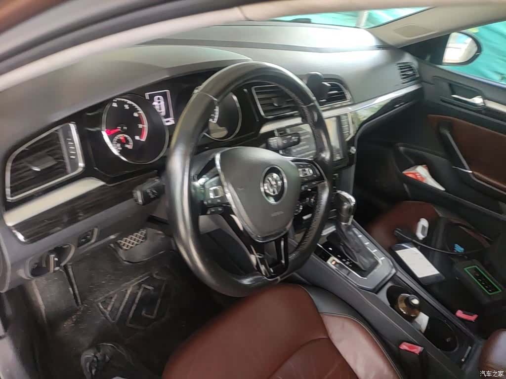 Volkswagen Lamando, 2016 10