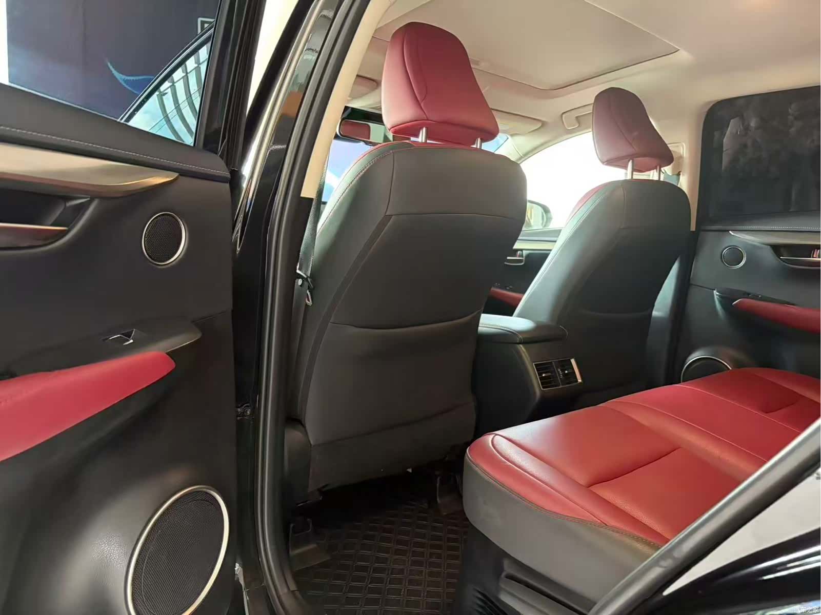 Lexus NX, 2019 11