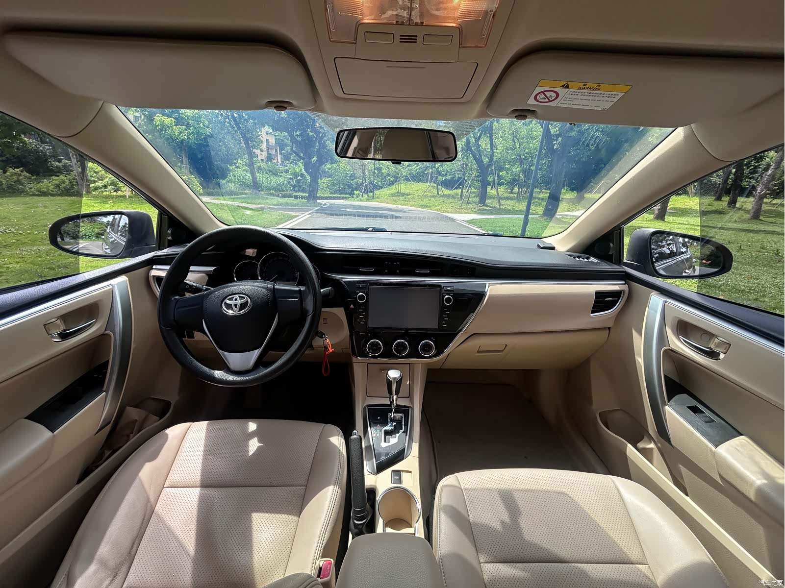 Toyota Corolla, 2015 все фото