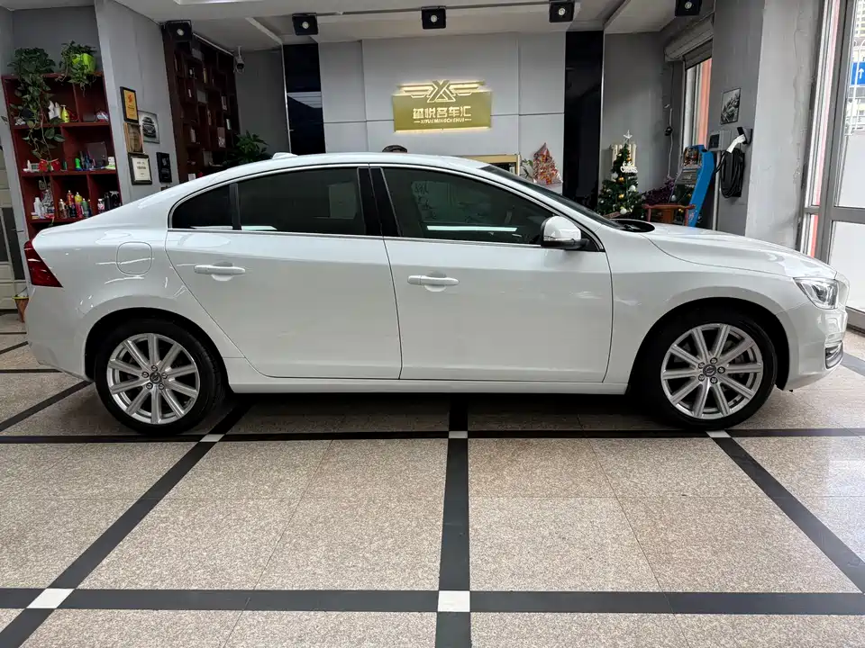 Volvo S60