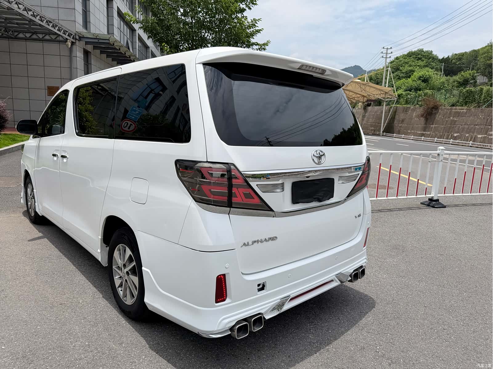 Toyota Alphard, 2015 4