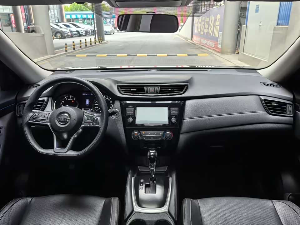 Nissan Qijun