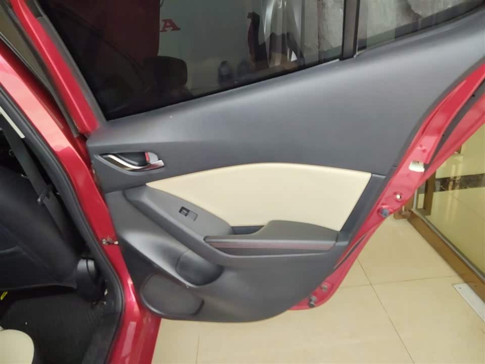 Mazda 3 Angkesaila