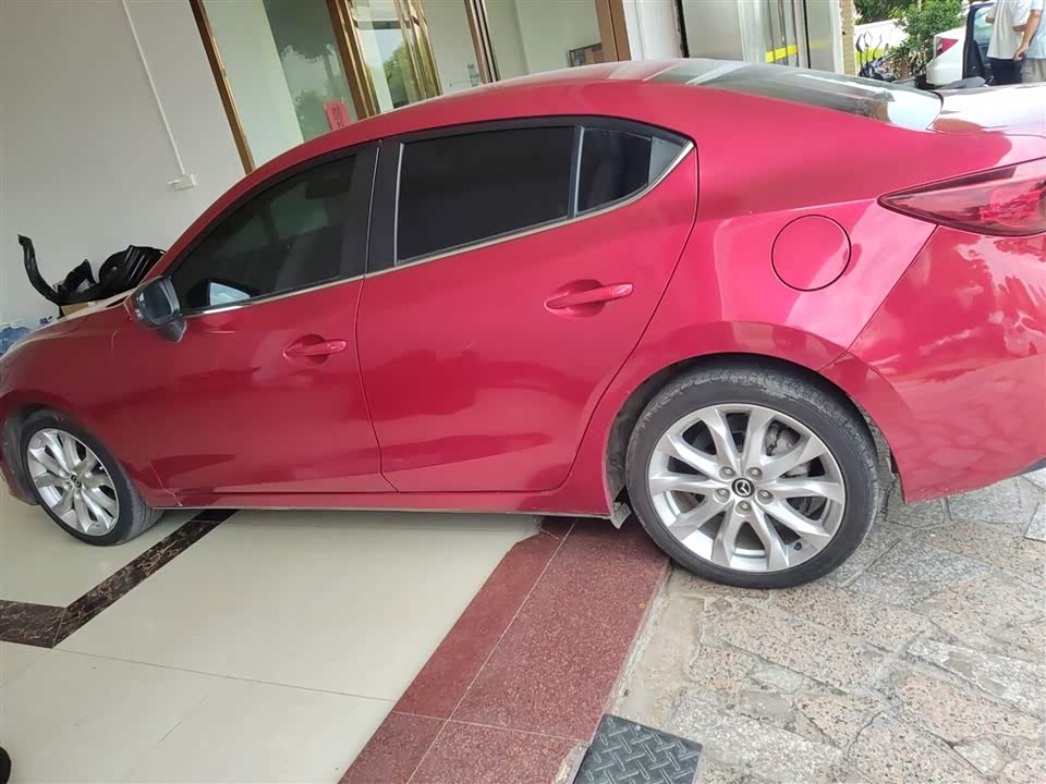 Mazda 3 Angkesaila