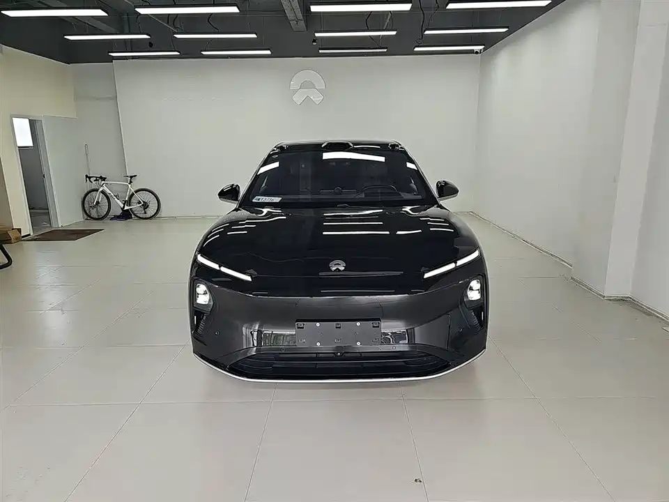 NIO ET9