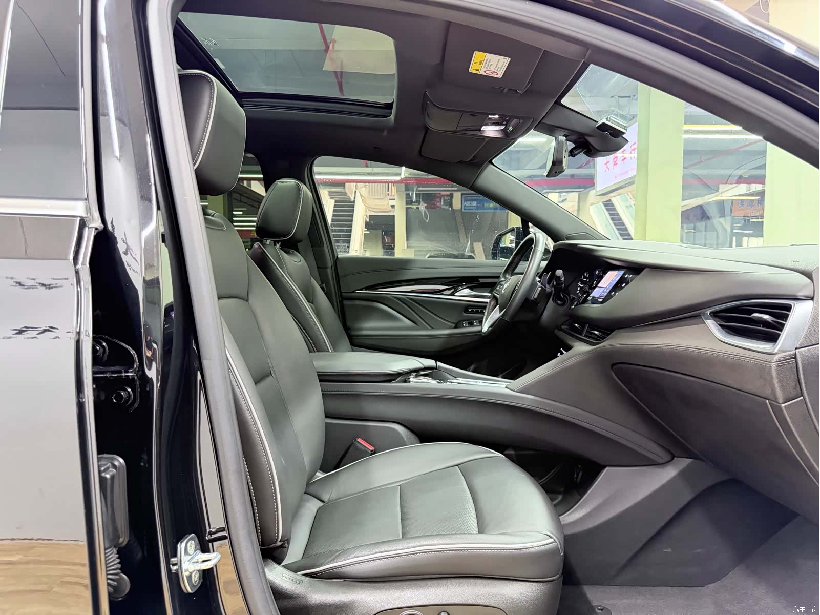 Buick Enclave, 2023 15