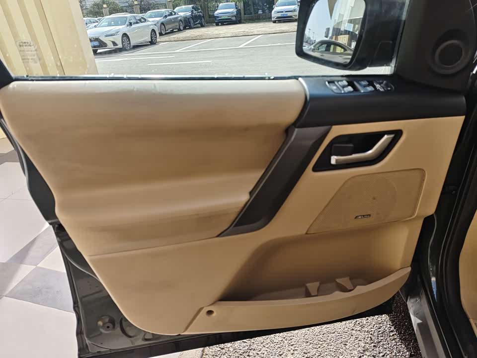 Land Rover Freelander 2