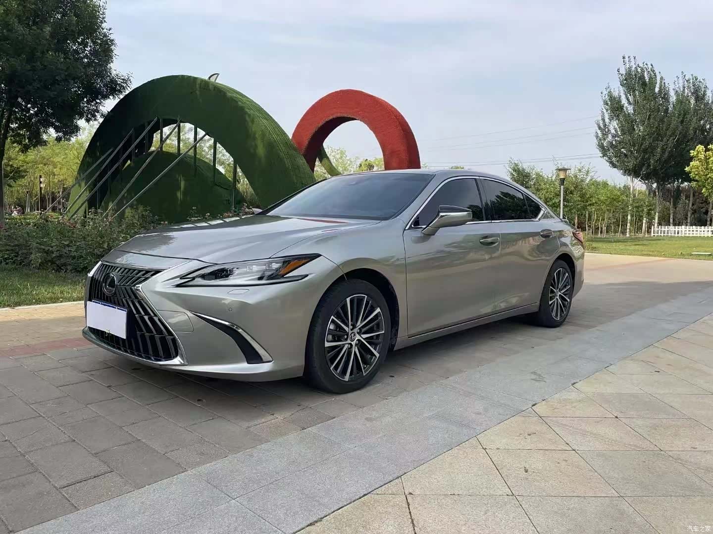Lexus ES, 2023 1
