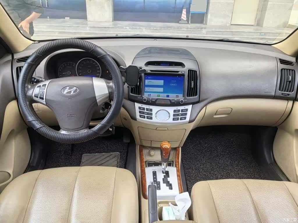 Hyundai GLS, 2010 6