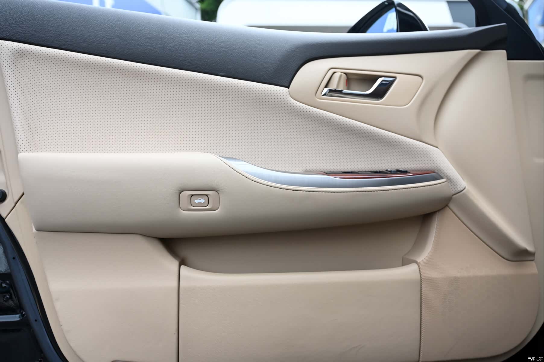 Toyota Crown, 2014 6