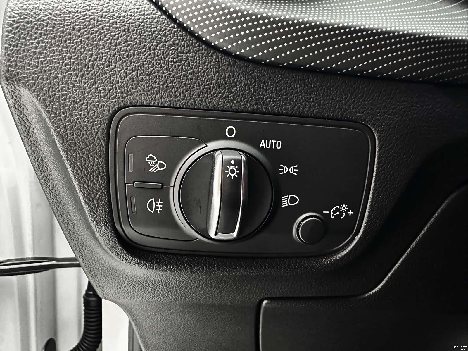 Audi Q2L, 2022 18