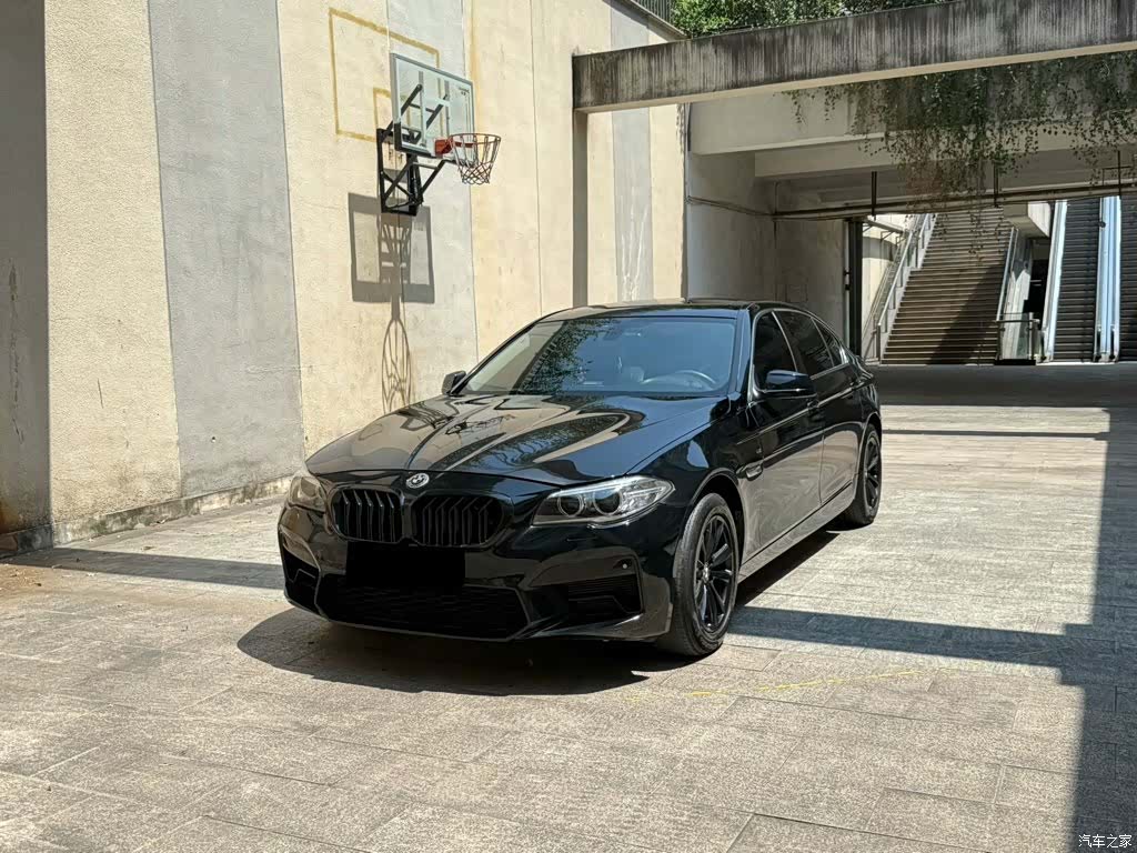 BMW 5 Series, 2011 1