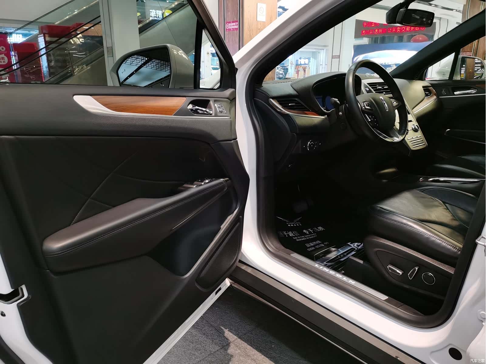 Lincoln MKC, 2019 все фото