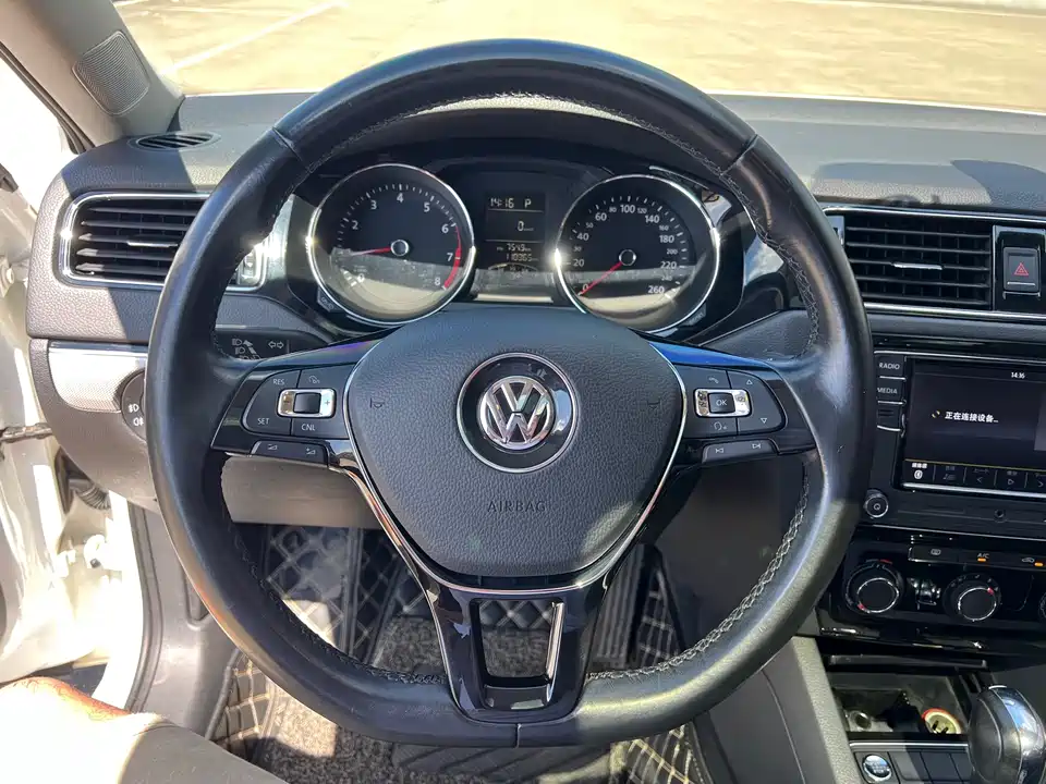 Volkswagen Sagitar