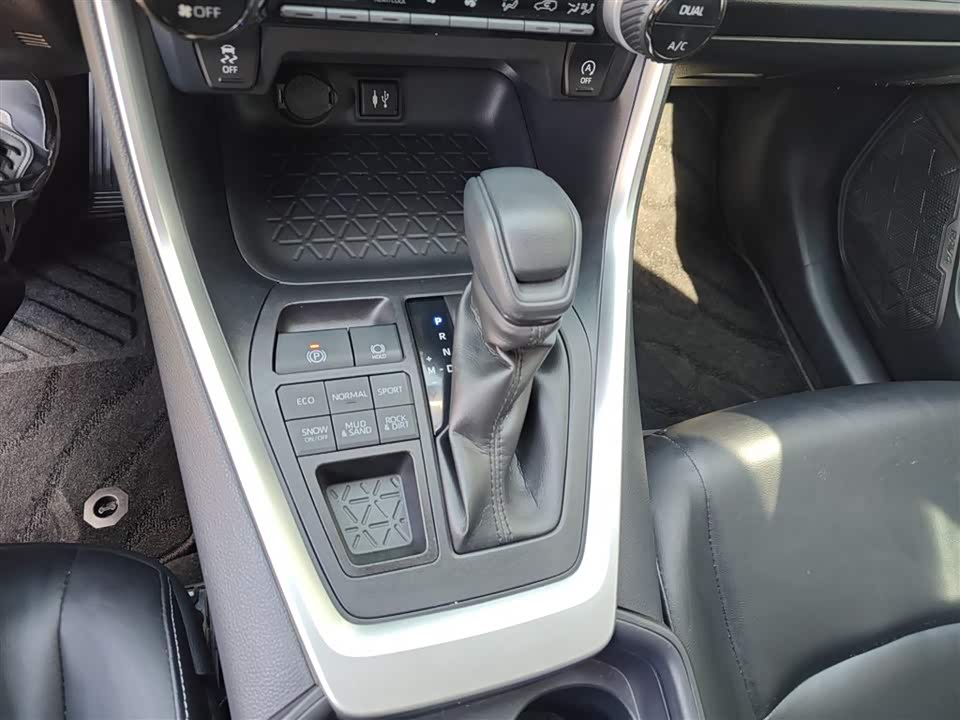 Toyota RAV4 Rongfang