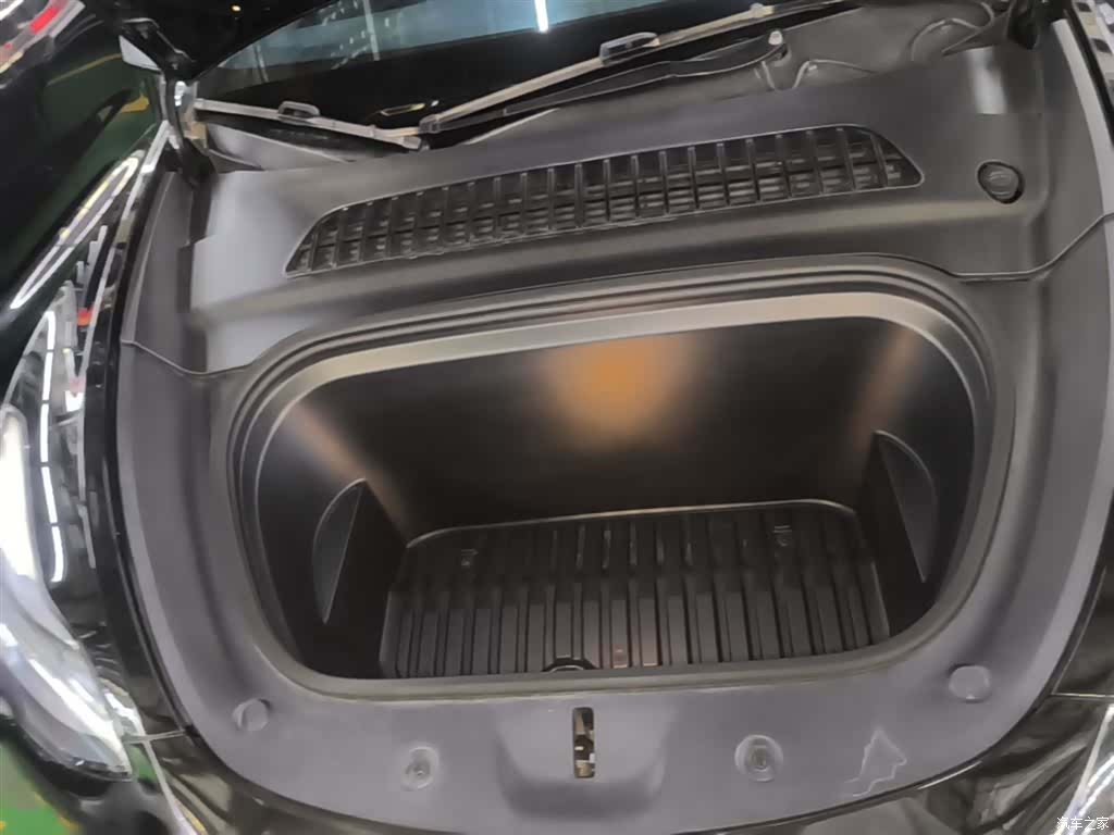 Tesla Model Y, 2023 20