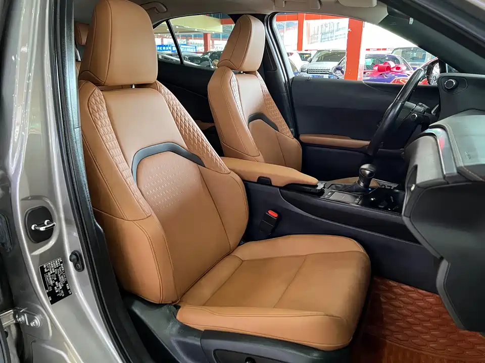 Lexus UX Lexus UX