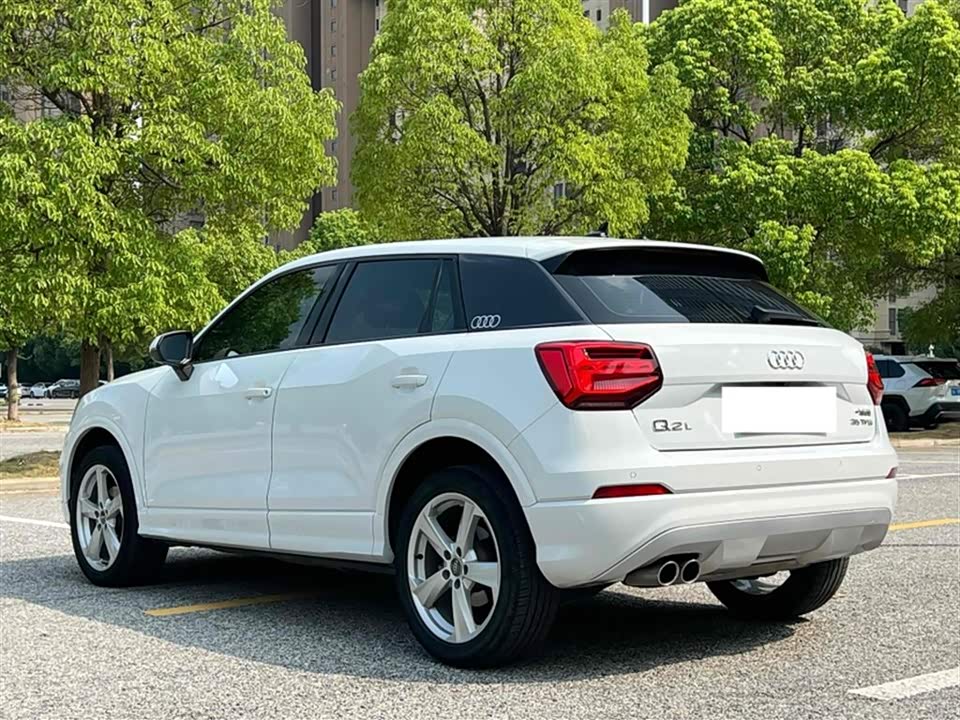Audi Q2L
