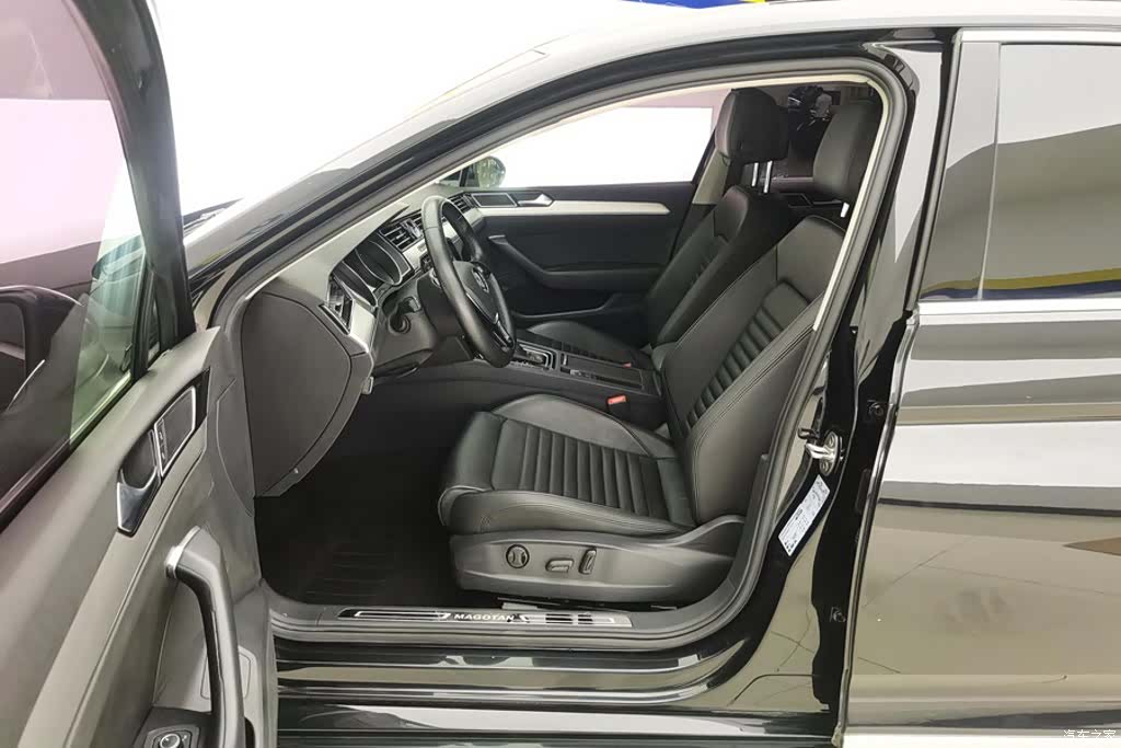 Volkswagen Magotan, 2018 9