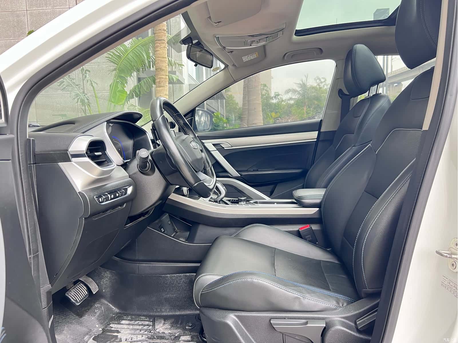 Geely Coolray, 2021 13