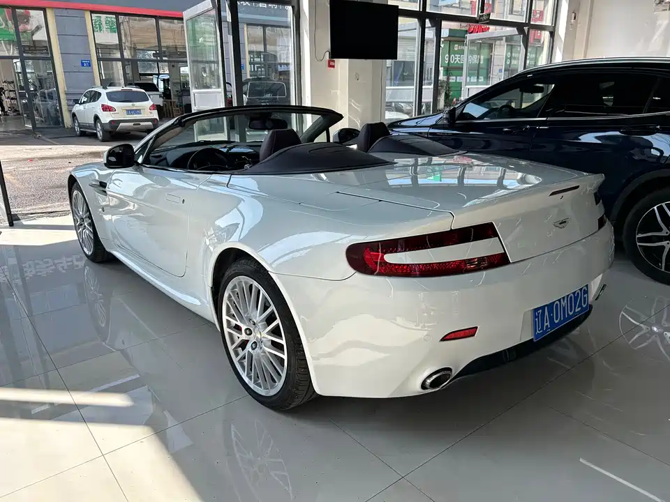 Aston Martin V8 Vantage