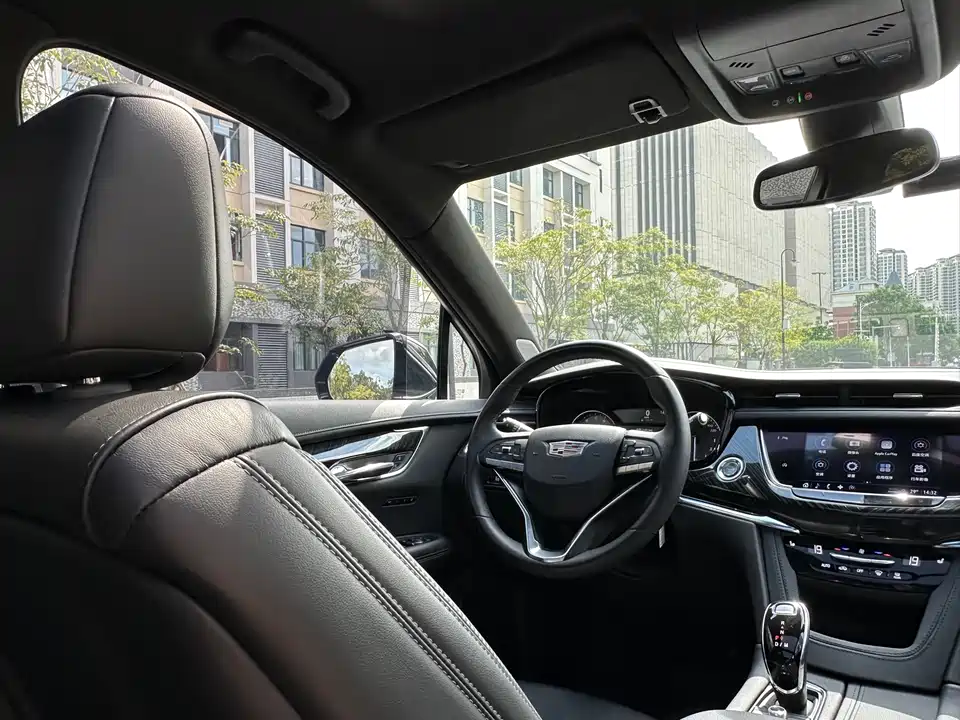 Cadillac XT6