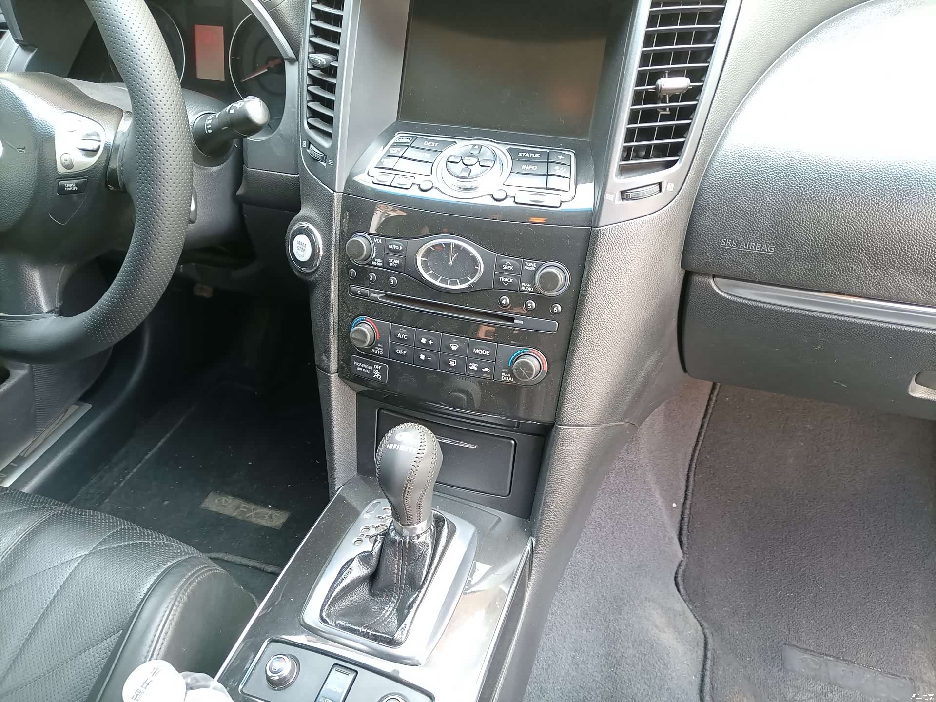 Infiniti FX35, 2011 14