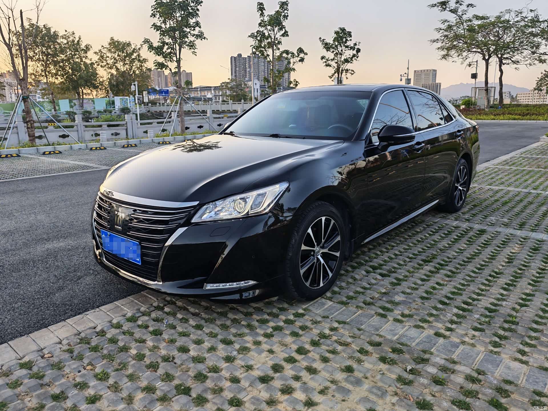 Toyota Crown, 2019 3