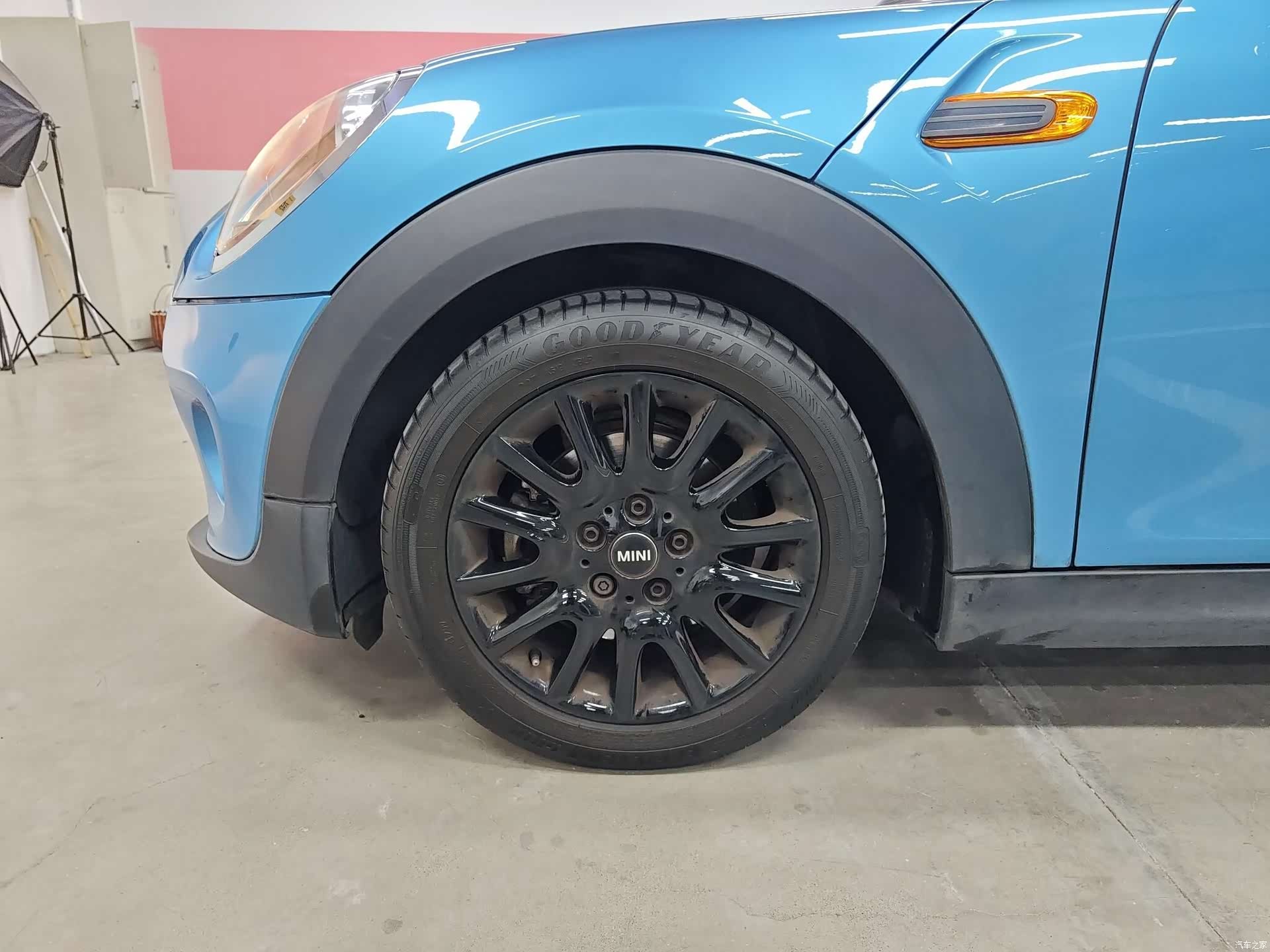 Mini ONE, 2019 15