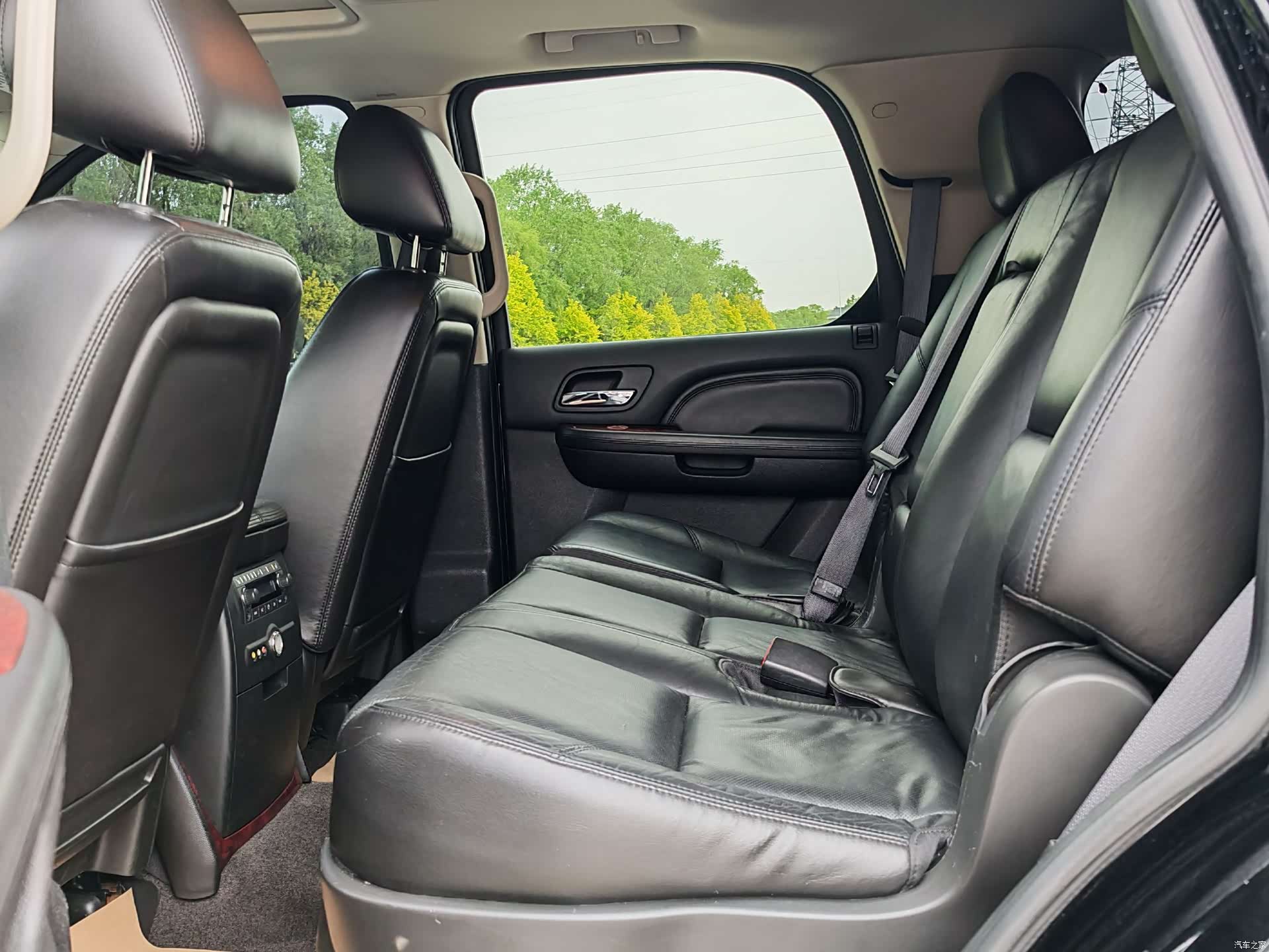 Cadillac Escalade, 2011 13