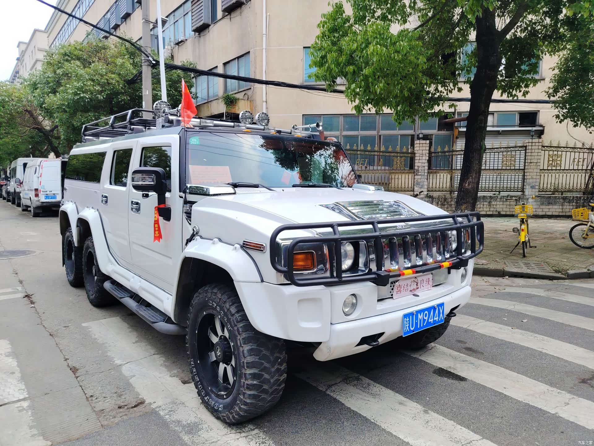 Hummer H6, 2004 3
