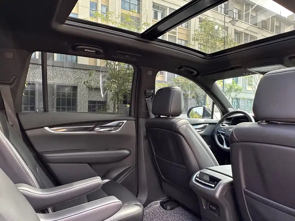 Cadillac XT6