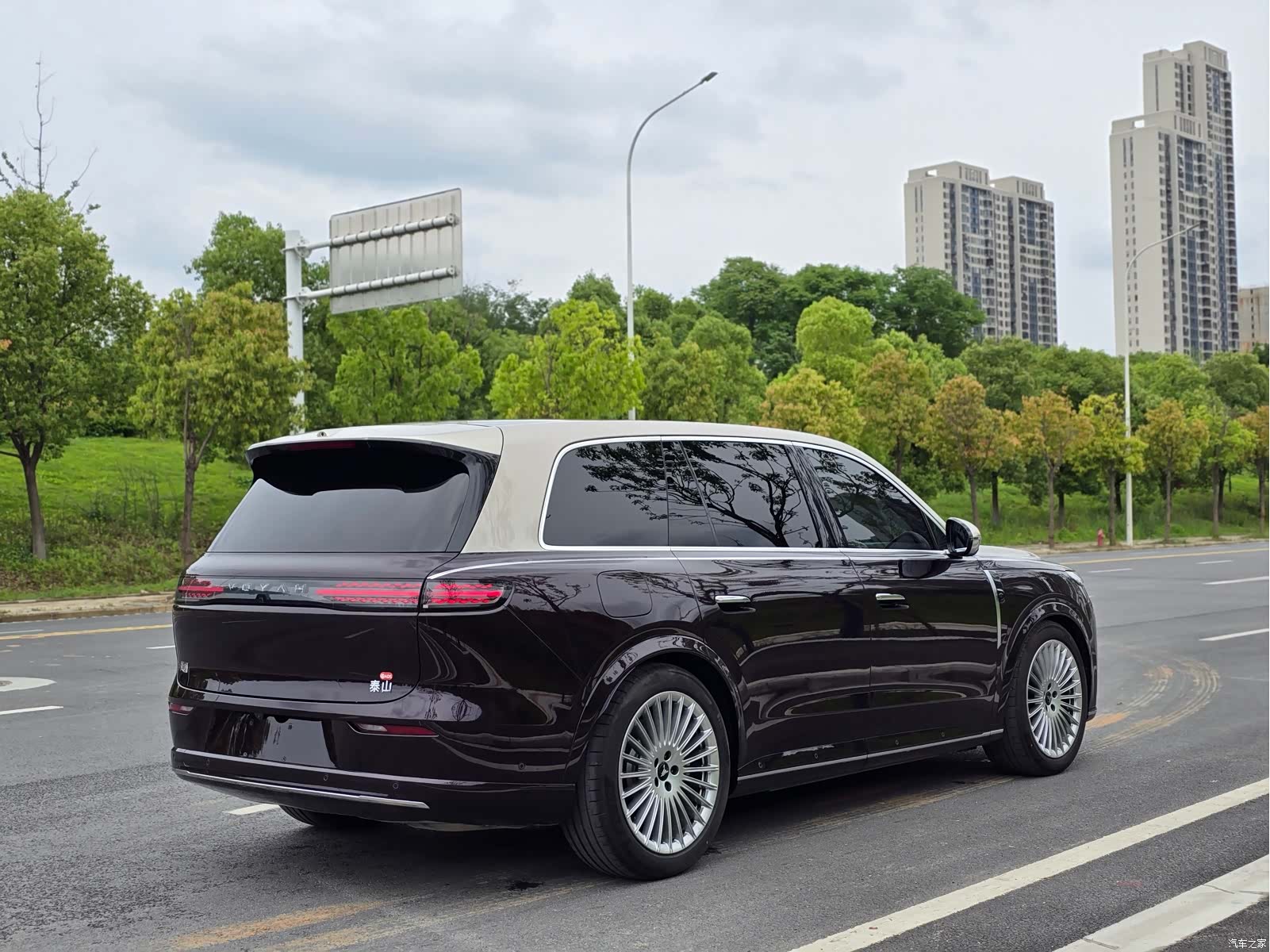 Voyah Taishan, 2025 8