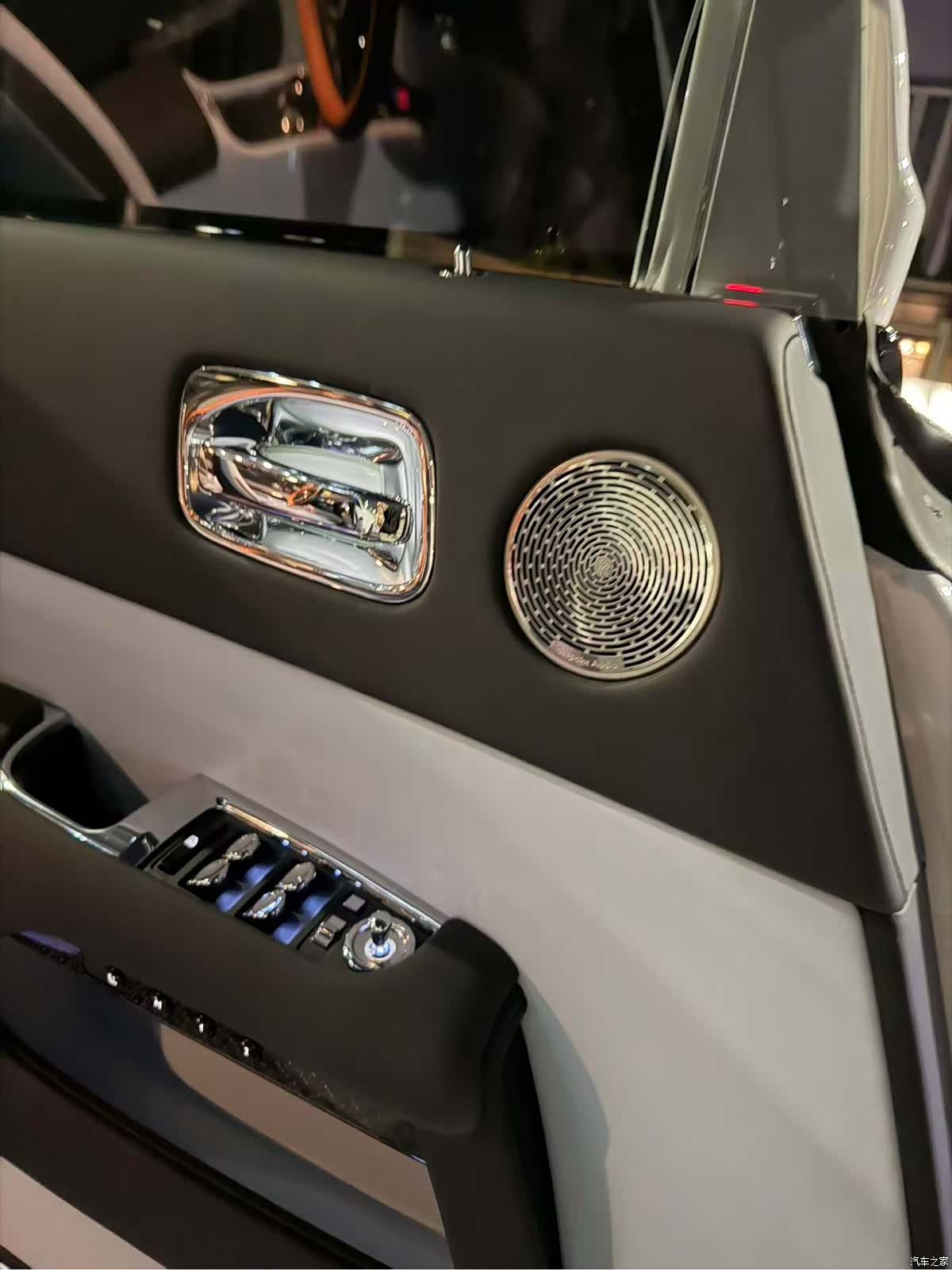 Rolls-Royce Wraith, 2016 все фото