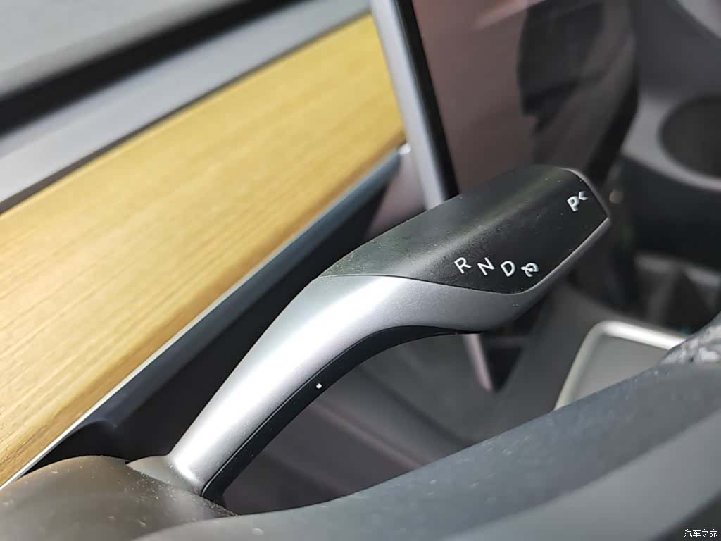 Tesla Model Y, 2023 14