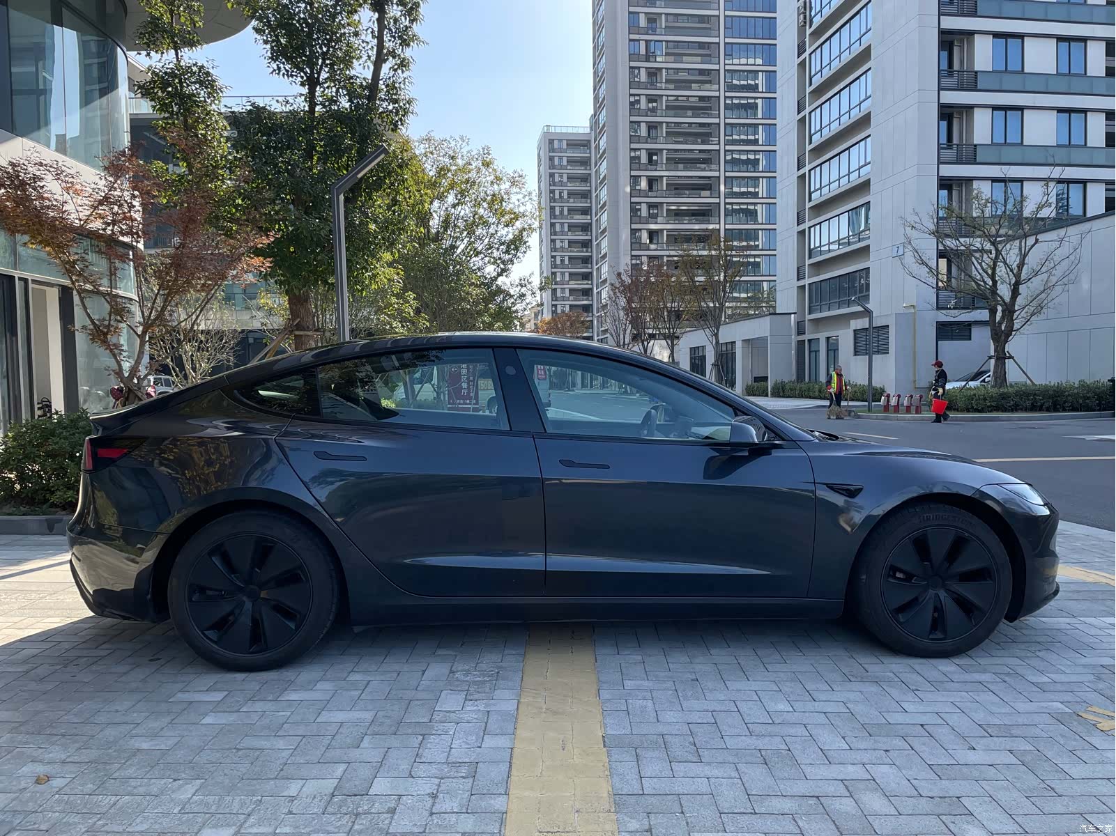 Tesla Model 3, 2025 9