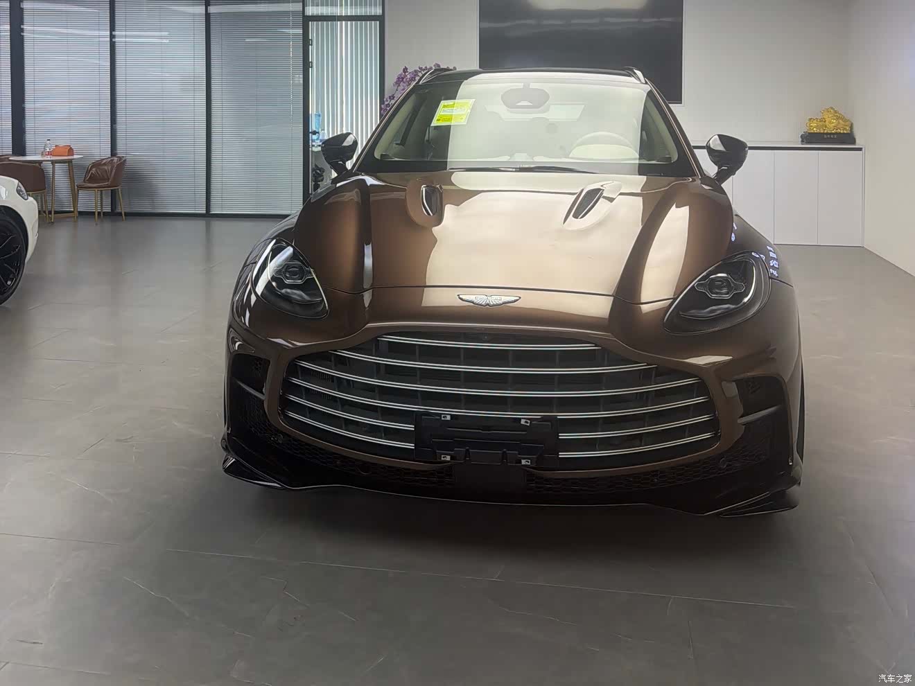 Aston Martin DBX, 2025 2