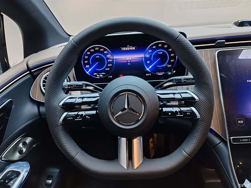 Mercedes-Benz EQE, 2025 4